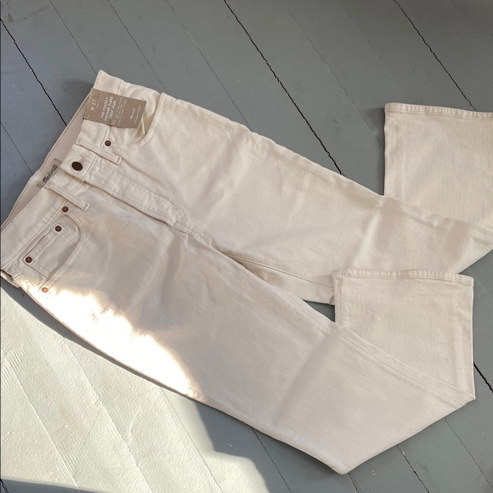 Madewell The Perfect Vintage Flare Crop Denim Jeans in Cream